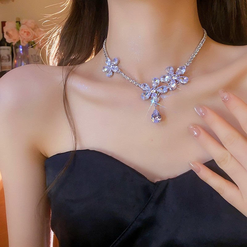 Colier din alloy, lucrat manual, cu lanț box multi-strat, stil lux ușor pentru femei, primăvara 2024