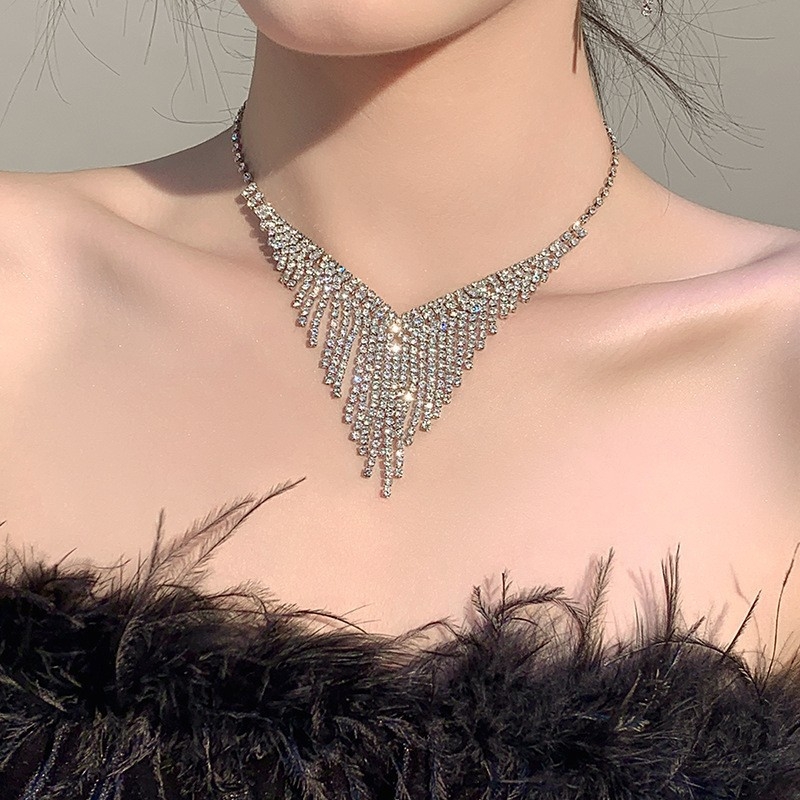 Colier din alloy, lucrat manual, cu lanț box multi-strat, stil lux ușor pentru femei, primăvara 2024