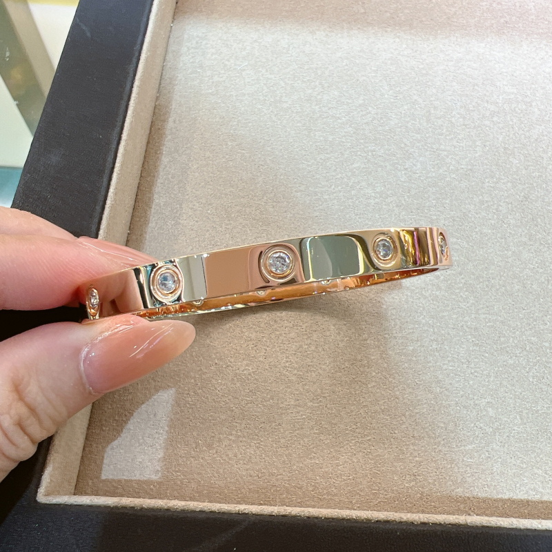 Meilės apyrankė iš vario lydinio, CNC aukštos versijos, elektroplakavimas, 18K danga, 2025 metų pavasaris, svoris 22 g