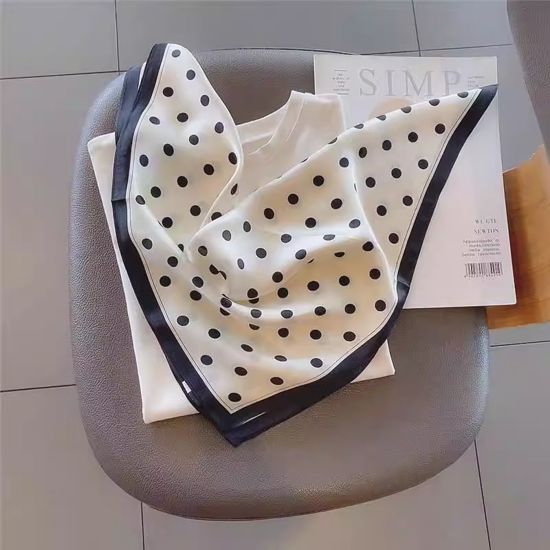 100% svila, svilen satenski šal kvadratnog oblika s točkicama, twill tkanje