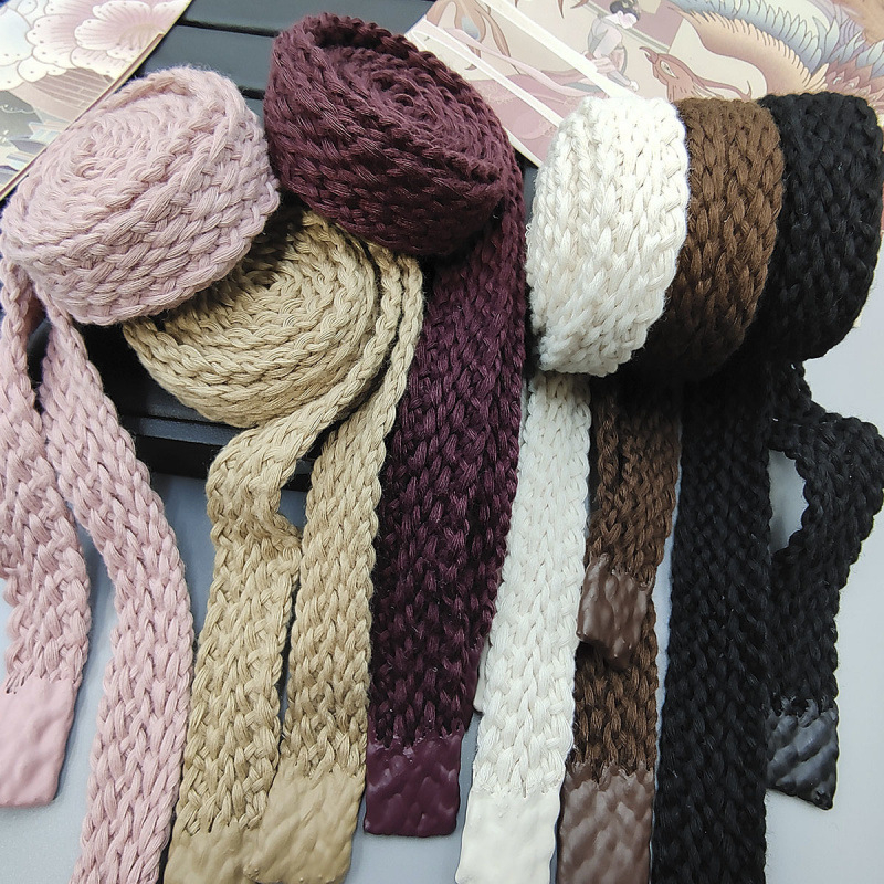 Medvilnės audinio dekoratyvinė liemens juosta, etninio stiliaus – suknelės aksesuaras (Medžiaga: Kita; Sezonas: Pavasaris; Stilius: Šiuolaikinis paprastumas; Panaudojimas: Laisvalaikio kelionės; Išleidimas: Žiema 2022)