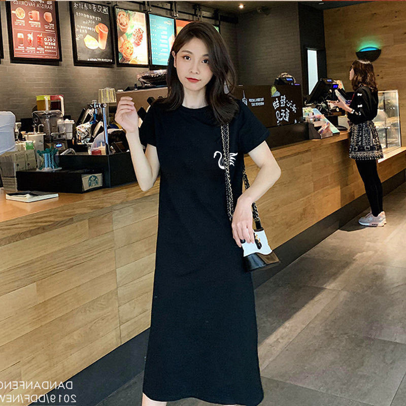 Ljetna noćna haljina od Milk Silk: okrugli izrez, rukavi 3/4, srednje težak materijal