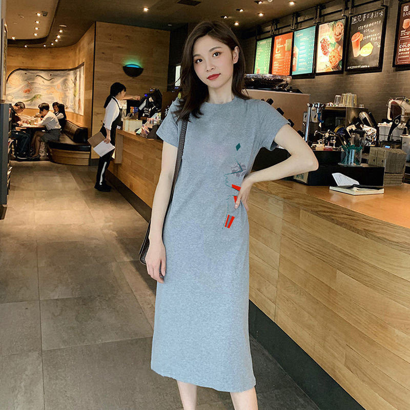 Ljetna noćna haljina od Milk Silk: okrugli izrez, rukavi 3/4, srednje težak materijal