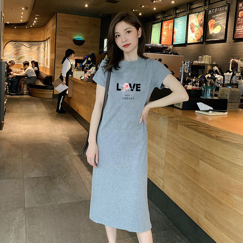 Ljetna noćna haljina od Milk Silk: okrugli izrez, rukavi 3/4, srednje težak materijal