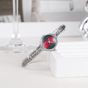 Moterų laikrodis su japonų kvarcinio mechanizmo, apvalus laikrodžio skydelis, metalinis korpusas, mineralinis stiklas, atsparumas vandeniui 30 m