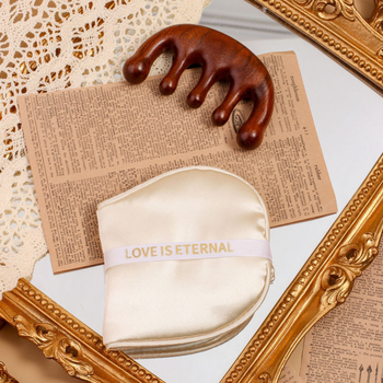 Dovanų rinkinys: akių kaukė iš dirbtinio šilko ir penkių dantų šukos, pakuotas į maišelį, CX prekės ženklas, vestuvėms dovaną