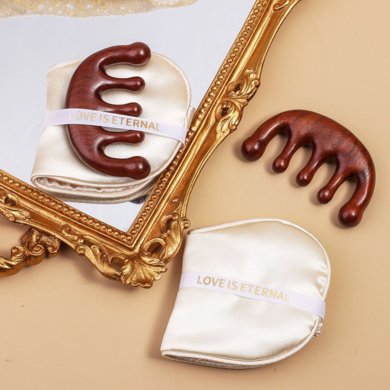 Dovanų rinkinys: akių kaukė iš dirbtinio šilko ir penkių dantų šukos, pakuotas į maišelį, CX prekės ženklas, vestuvėms dovaną