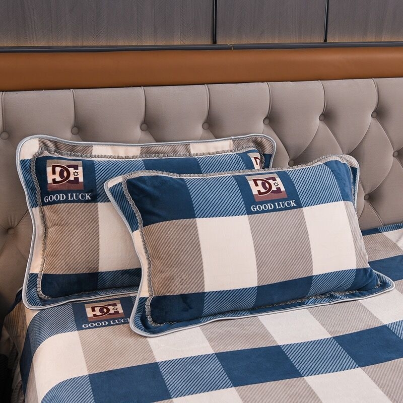 Set dviju jastučnica od mliječne veluru, twill tkanina, 30s tkanina, reaktivni ispis i bojanje, moderan minimalistički stil