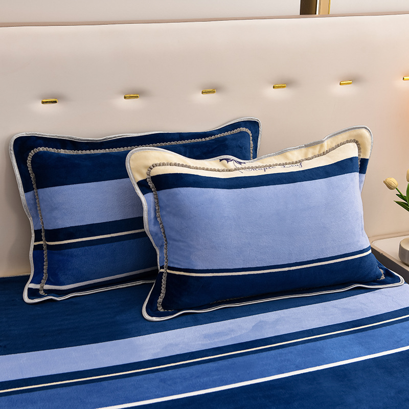 Set dviju jastučnica od mliječne veluru, twill tkanina, 30s tkanina, reaktivni ispis i bojanje, moderan minimalistički stil