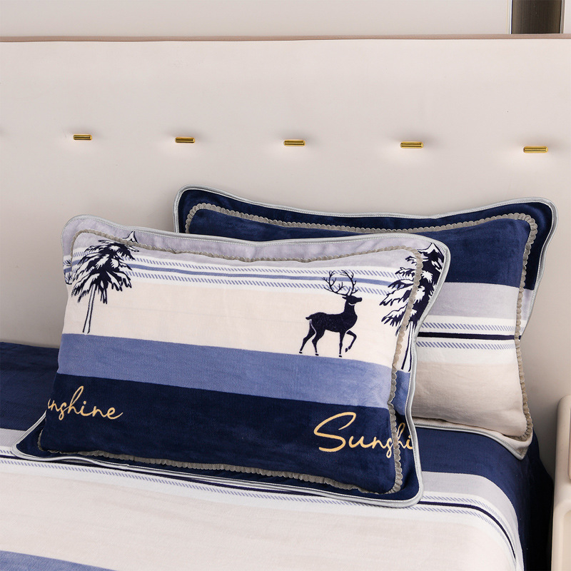 Set dviju jastučnica od mliječne veluru, twill tkanina, 30s tkanina, reaktivni ispis i bojanje, moderan minimalistički stil