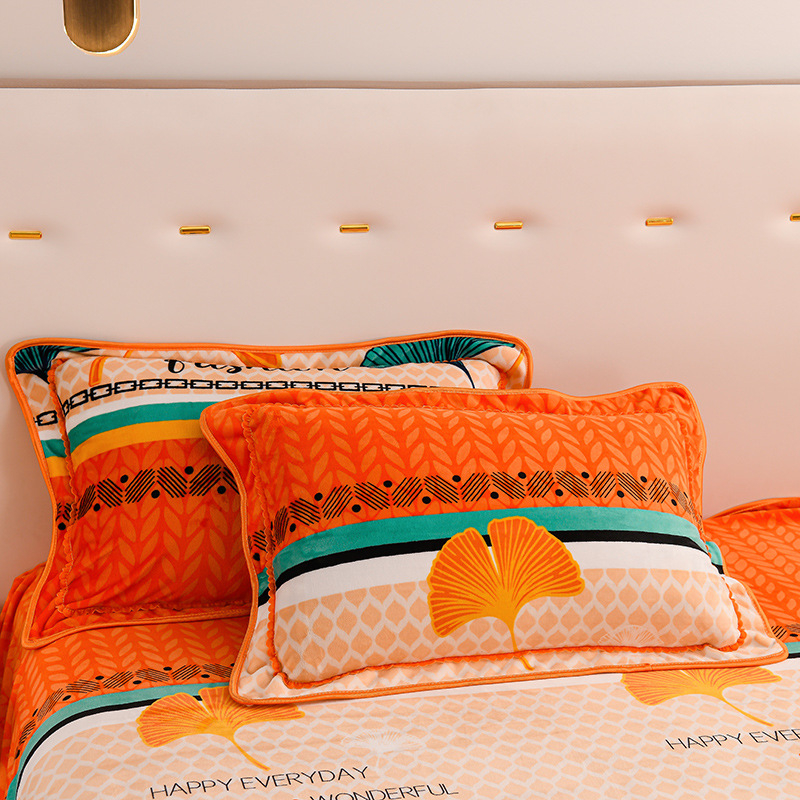 Set dviju jastučnica od mliječne veluru, twill tkanina, 30s tkanina, reaktivni ispis i bojanje, moderan minimalistički stil