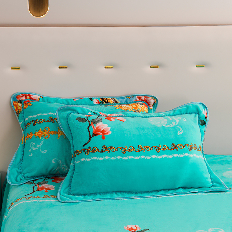 Set dviju jastučnica od mliječne veluru, twill tkanina, 30s tkanina, reaktivni ispis i bojanje, moderan minimalistički stil