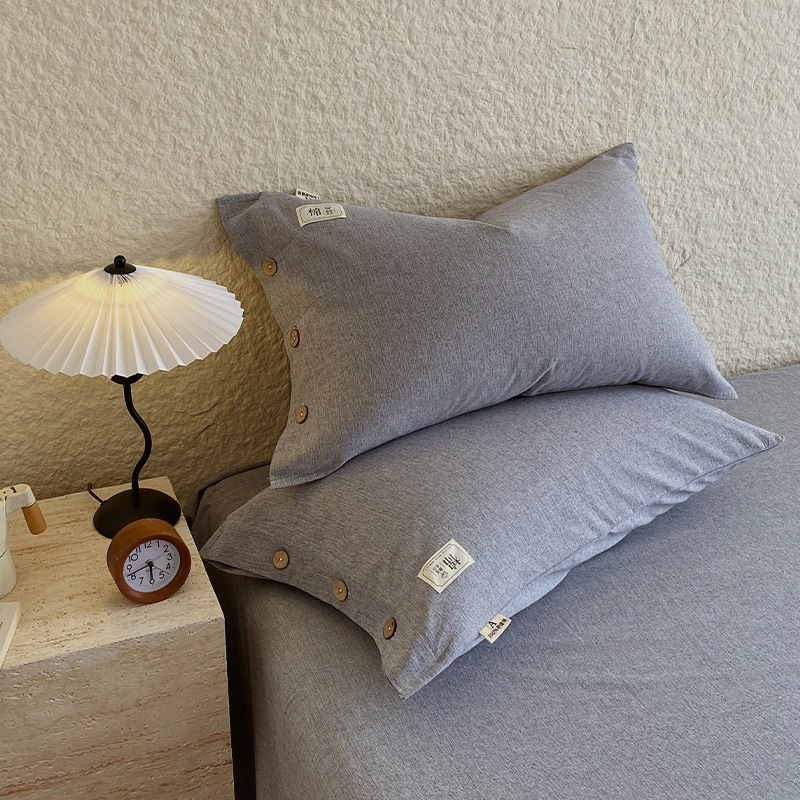 Jastučnica od 100% pamuka, 30 niti, tkanina yarn-dyed, reactive ispis i bojanje, moderni minimalistički stil