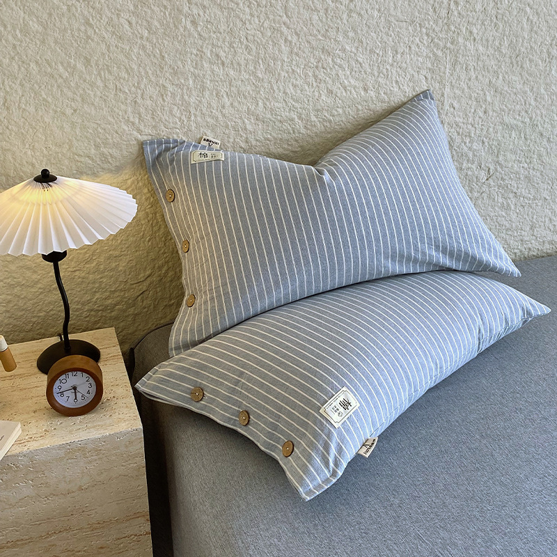 Jastučnica od 100% pamuka, 30 niti, tkanina yarn-dyed, reactive ispis i bojanje, moderni minimalistički stil