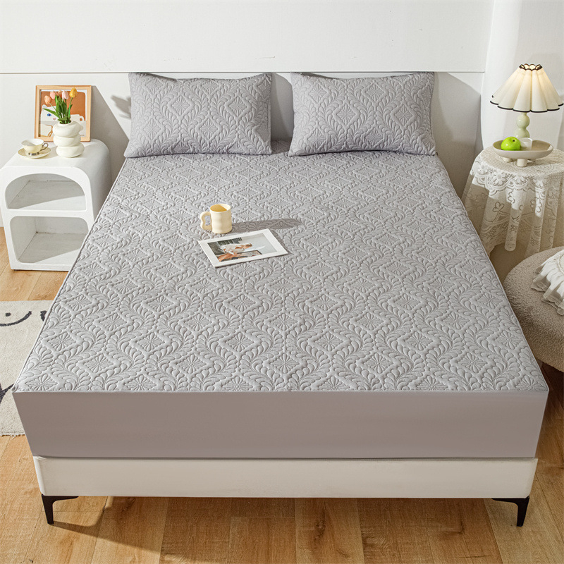 Vodootporan set plahte s elastičnim rubom, kemijska vlakna, šivanje quilt, reakcijsko ispisivanje i bojanje, uzorci: geometrijski i cvjetni, težina 1000–1500 g, moderni minimalistički stil