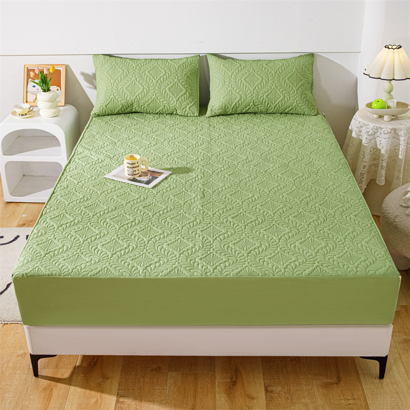 Vodootporan set plahte s elastičnim rubom, kemijska vlakna, šivanje quilt, reakcijsko ispisivanje i bojanje, uzorci: geometrijski i cvjetni, težina 1000–1500 g, moderni minimalistički stil