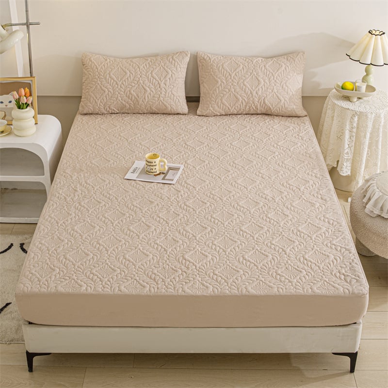 Vodootporan set plahte s elastičnim rubom, kemijska vlakna, šivanje quilt, reakcijsko ispisivanje i bojanje, uzorci: geometrijski i cvjetni, težina 1000–1500 g, moderni minimalistički stil