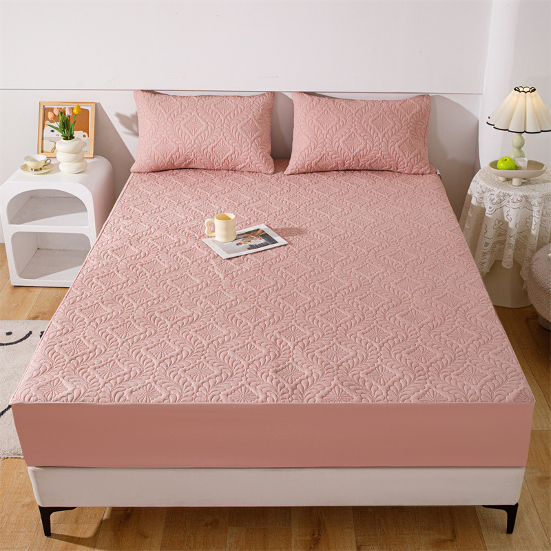 Vodootporan set plahte s elastičnim rubom, kemijska vlakna, šivanje quilt, reakcijsko ispisivanje i bojanje, uzorci: geometrijski i cvjetni, težina 1000–1500 g, moderni minimalistički stil