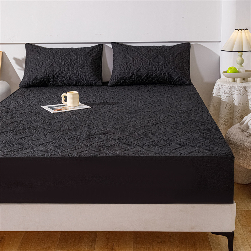 Vodootporan set plahte s elastičnim rubom, kemijska vlakna, šivanje quilt, reakcijsko ispisivanje i bojanje, uzorci: geometrijski i cvjetni, težina 1000–1500 g, moderni minimalistički stil