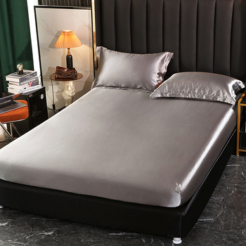 Fitted sheet od sintetičkog satena, prešivana tkanina, reaktivno bojanje, težina 1500–2000 g, moderni minimalistički stil