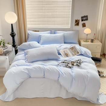 Mosott pamutból készült négyrészes ágyneműkészlet, brudshed felülettel és quilted kivitelben, reaktív színezéssel, modern minimalist stílus