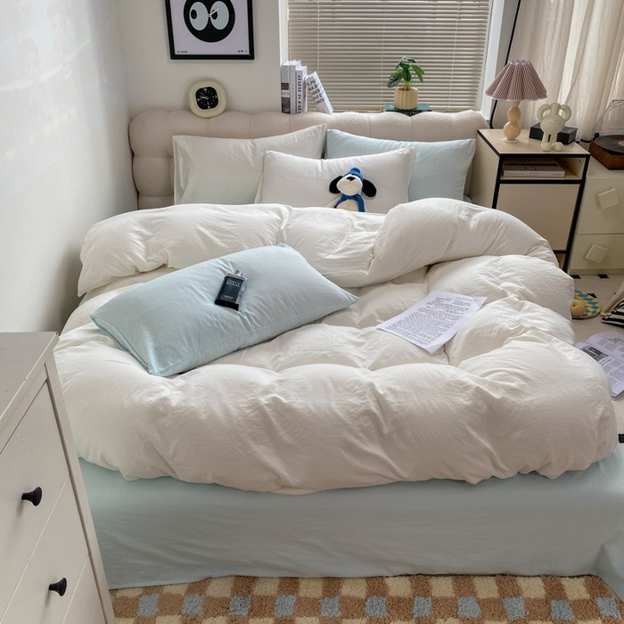 Mosott pamutból készült négyrészes ágyneműkészlet, brudshed felülettel és quilted kivitelben, reaktív színezéssel, modern minimalist stílus