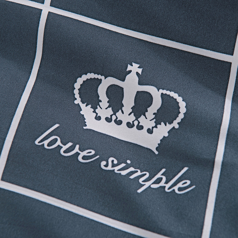 Studentų bendrabutyje – poliesterio-pamudinė patalynė, twill audinys, pusiau reaktyvus spaudinimas, šiuolaikinis minimalistinis stilius