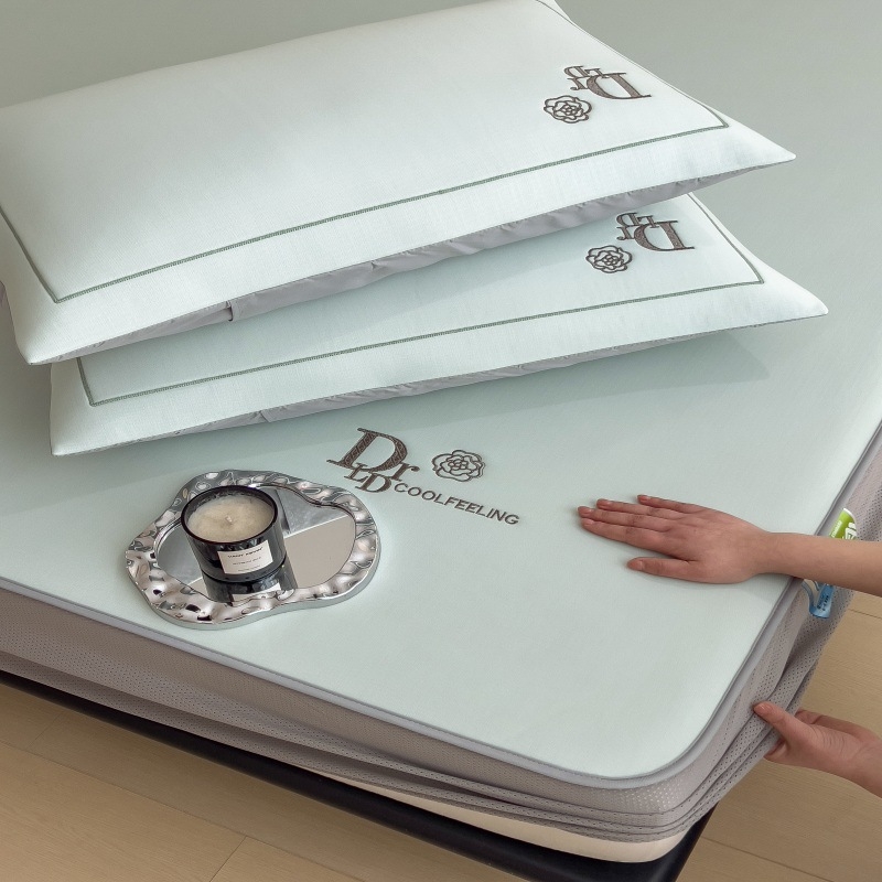 Lova kilimėlių komplektas iš ledinio šilko viskozės, siuvinėtas, sulankstomas, lengvas prabangos stilius, galima skalbti mašinoje