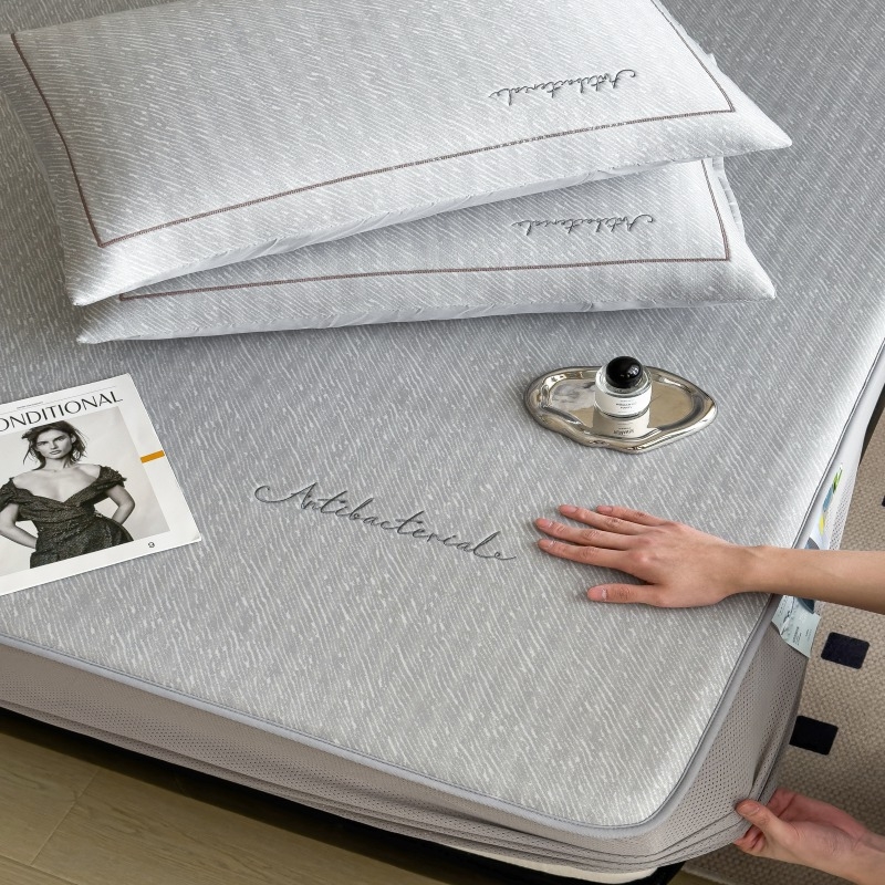 Lova kilimėlių komplektas iš ledinio šilko viskozės, siuvinėtas, sulankstomas, lengvas prabangos stilius, galima skalbti mašinoje