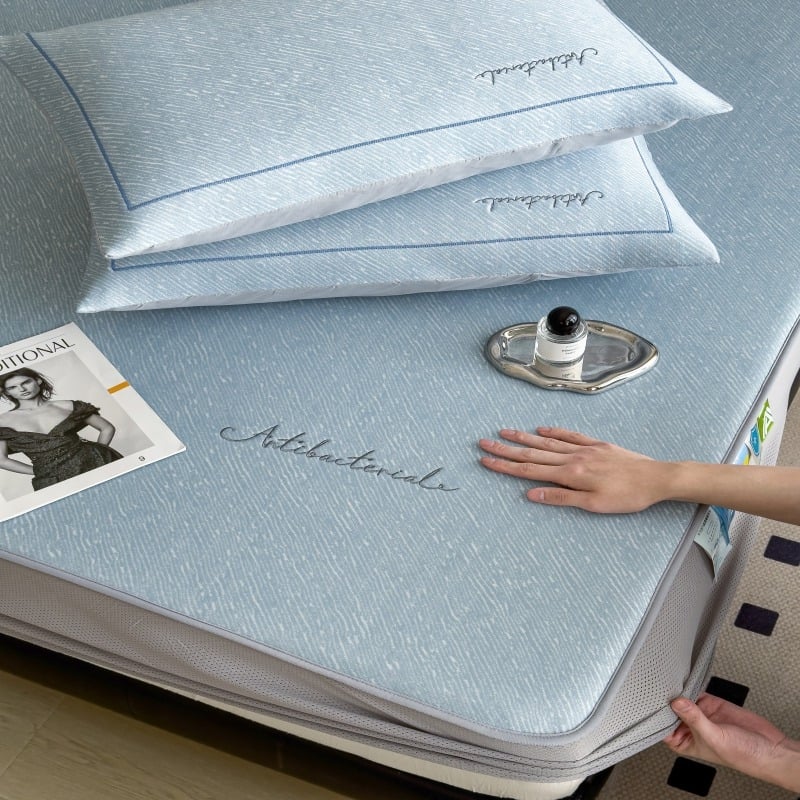 Lova kilimėlių komplektas iš ledinio šilko viskozės, siuvinėtas, sulankstomas, lengvas prabangos stilius, galima skalbti mašinoje