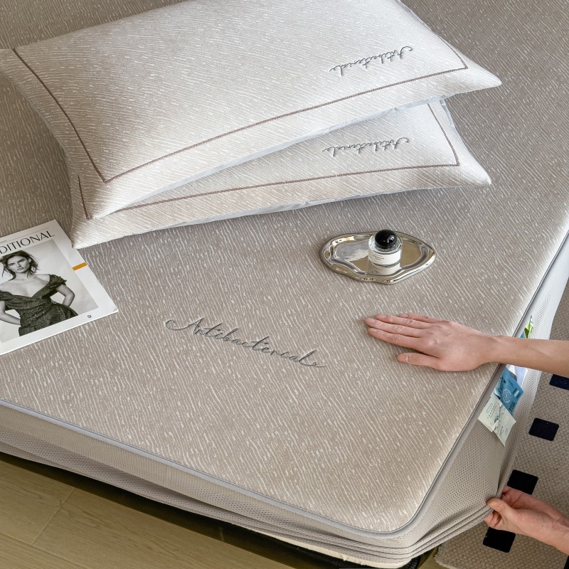 Lova kilimėlių komplektas iš ledinio šilko viskozės, siuvinėtas, sulankstomas, lengvas prabangos stilius, galima skalbti mašinoje