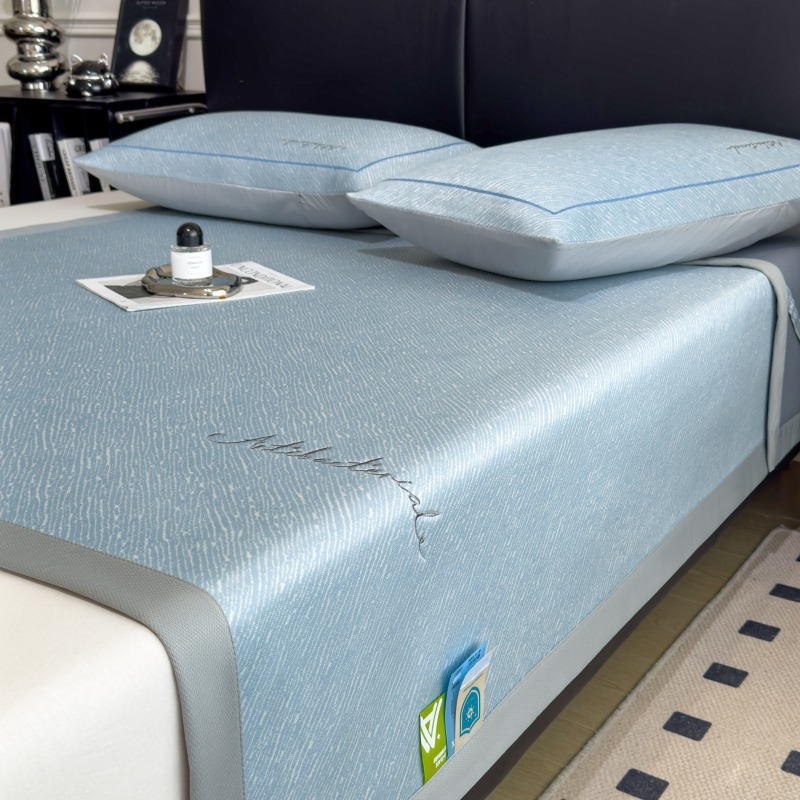 Lova kilimėlių komplektas iš ledinio šilko viskozės, siuvinėtas, sulankstomas, lengvas prabangos stilius, galima skalbti mašinoje