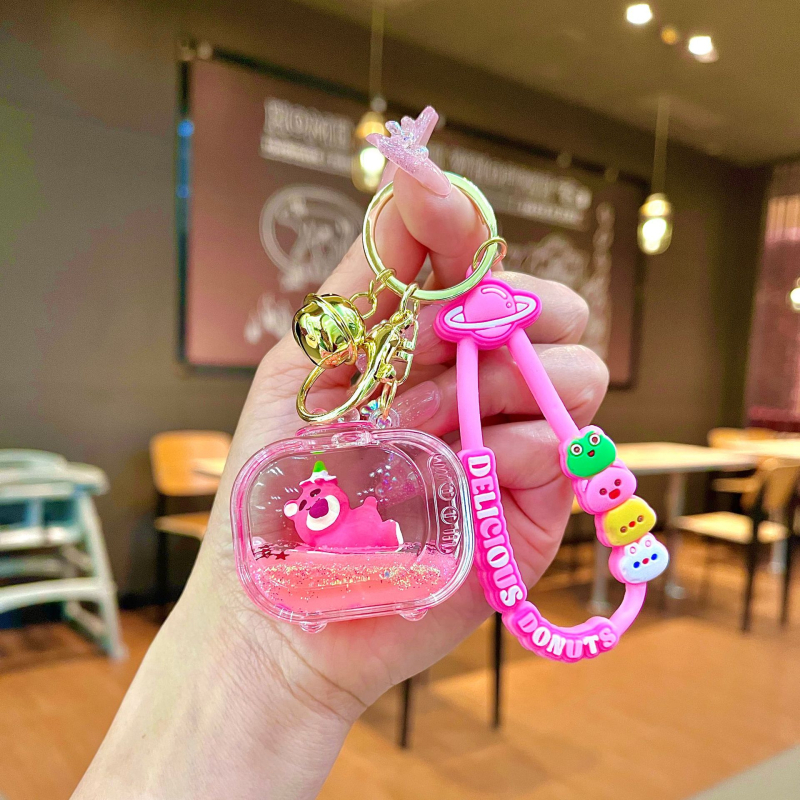 Akrüülne võtmehoidja, multikas stiil, karu motīvā ar maasikatega, quicksand efekts