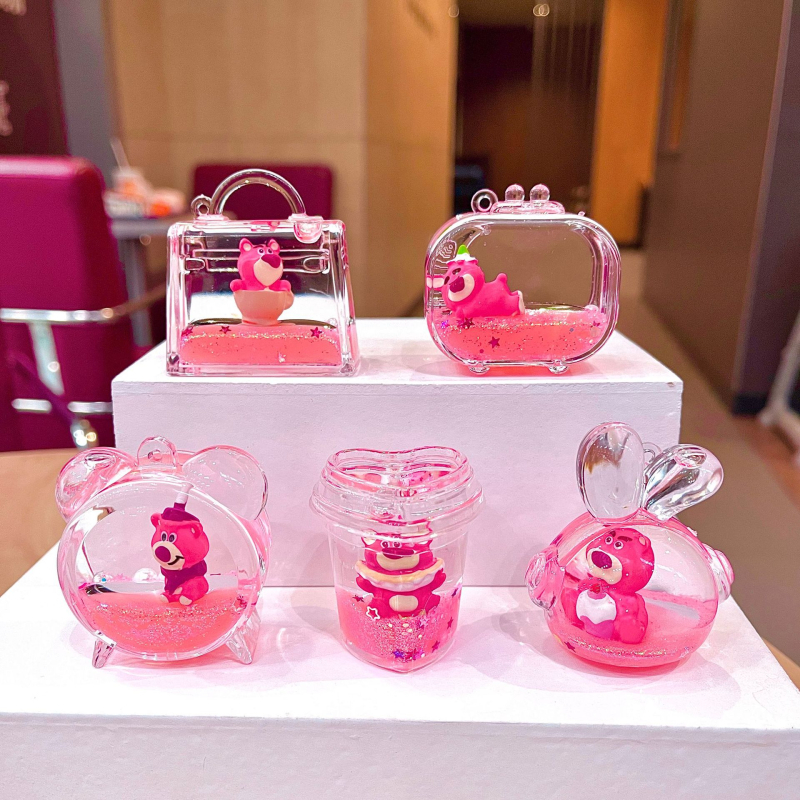 Akrüülne võtmehoidja, multikas stiil, karu motīvā ar maasikatega, quicksand efekts