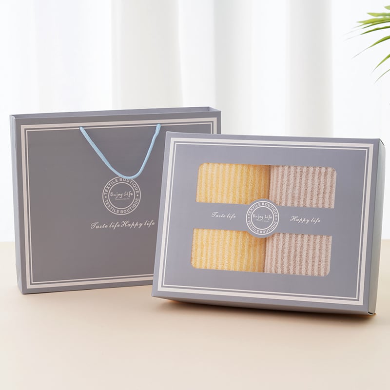 Комплект от две лицеви кърпи от корална флис, подаръчна кутия, бродирано лого, опция за персонализиране