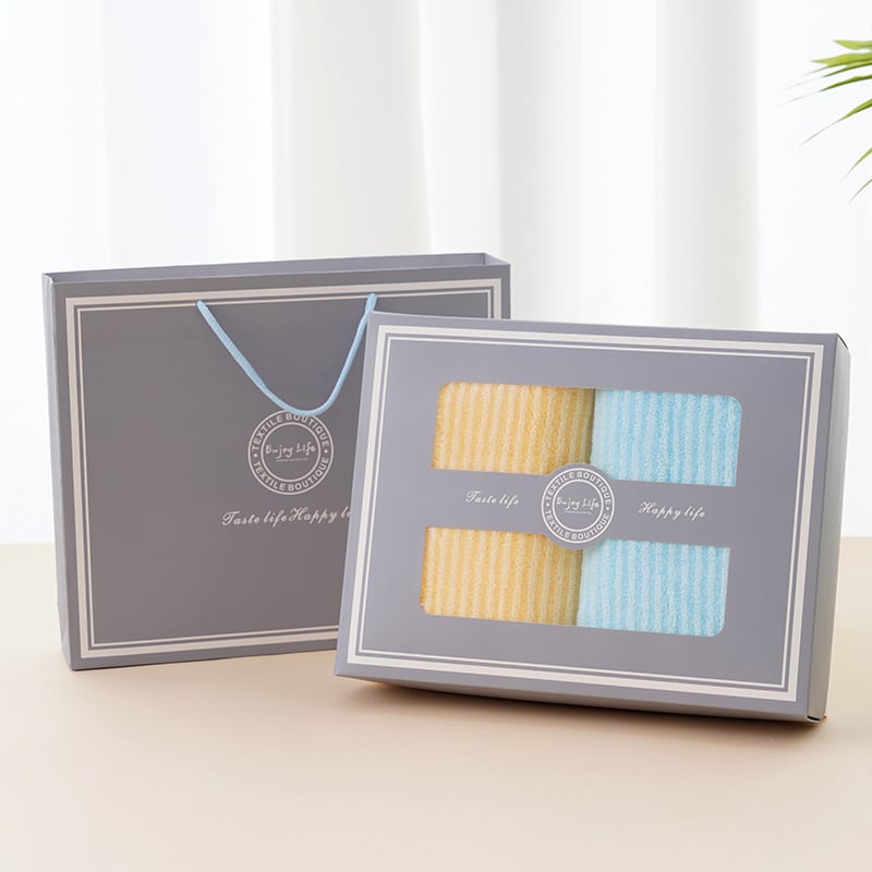 Комплект от две лицеви кърпи от корална флис, подаръчна кутия, бродирано лого, опция за персонализиране