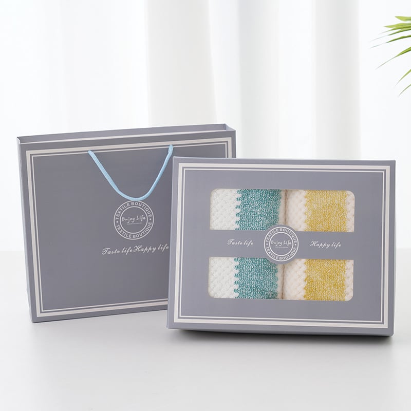 Комплект от две лицеви кърпи от корална флис, подаръчна кутия, бродирано лого, опция за персонализиране