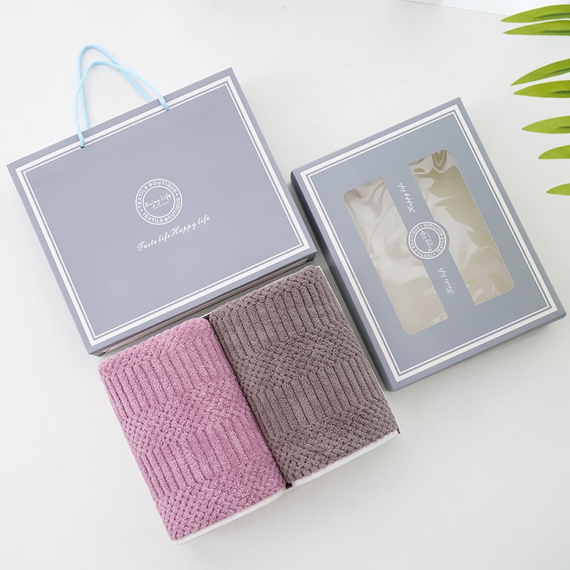 Комплект от две лицеви кърпи от корална флис, подаръчна кутия, бродирано лого, опция за персонализиране
