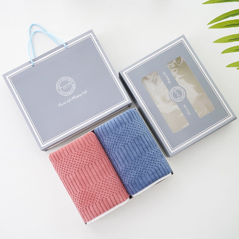Комплект от две лицеви кърпи от корална флис, подаръчна кутия, бродирано лого, опция за персонализиране