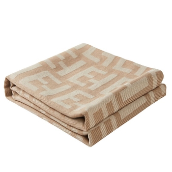 Polüesterjacquard pleed reisile — geomeetriline muster, modernne minimalistlik stiil, 500–799 g, sobib kõikidele aastaaegadele