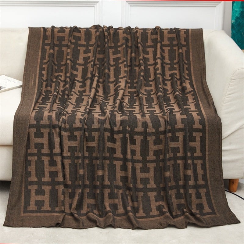 Polüesterjacquard pleed reisile — geomeetriline muster, modernne minimalistlik stiil, 500–799 g, sobib kõikidele aastaaegadele