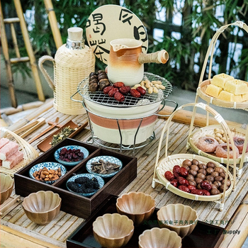 Arbatinio arbatos virimo rinkinys viryklei su arbatinuku, džiovintų vaisių padėklas, desertų padėklas, arbatinių puodelių papuošalai ir pieno arbatai indai