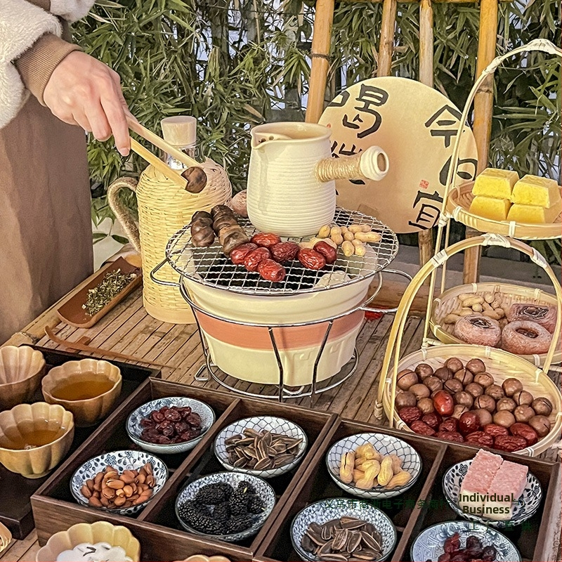 Arbatinio arbatos virimo rinkinys viryklei su arbatinuku, džiovintų vaisių padėklas, desertų padėklas, arbatinių puodelių papuošalai ir pieno arbatai indai