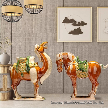 Keraminė arklio figūrėlė, kinietiško stiliaus, interjero dekorui, dovanų dėžutėje