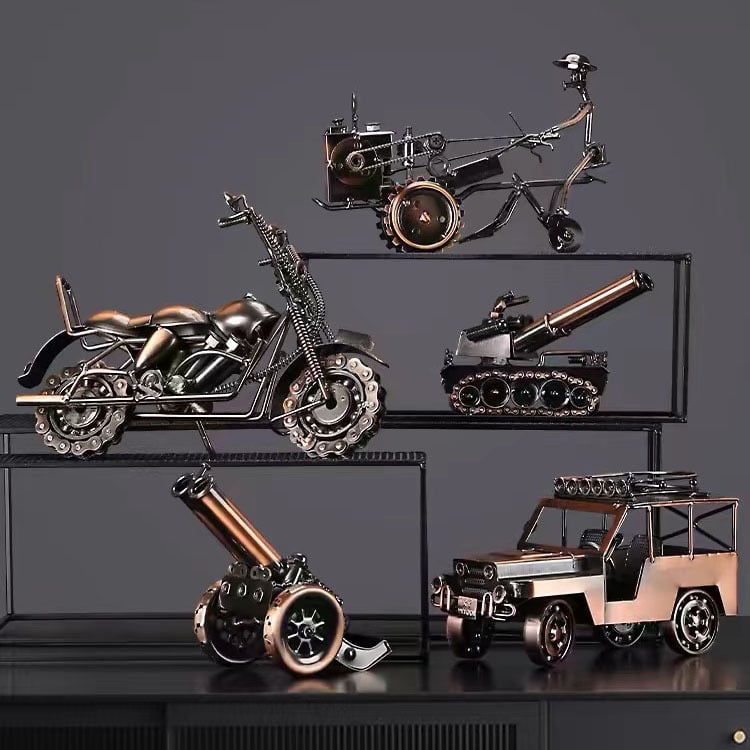 Pramoninio stiliaus metalo motociklo modelio dekoras – gyvenamojo kambario papuošalas; paviršius: elektroplatavimas; be pritaikymo