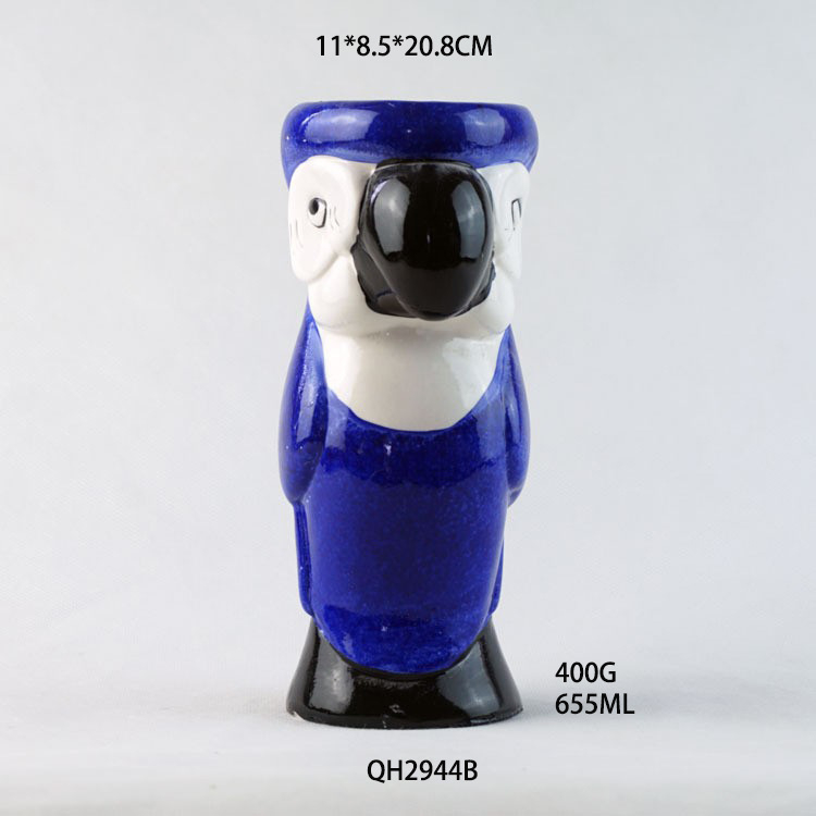 Keraamiline Tiki kruus – zombii näo reljeef, silindriline kuju, kuumuskindel