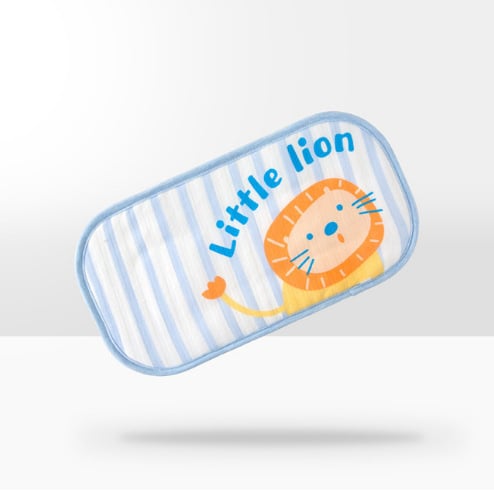 Rokas atbalsta spilvens zīdaiņa barošanai — 100% kokvilna, zīdaiņiem no dzimšanas līdz 12 mēnešiem, karikatūras stils, zīmols Happiness