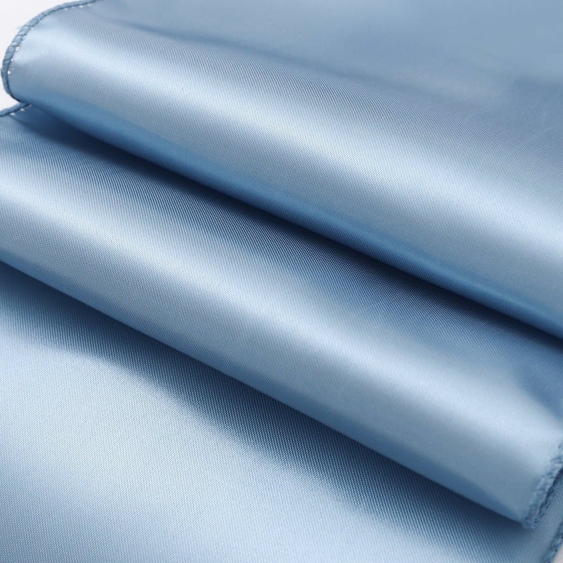 Stalo takelis su satino efekto | Poliesterio audinys 95% / 5% kitos pluoštai | Vienos spalvos raštas | Pritaikymas prieinama