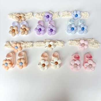 Kūdikių plaukų juostelės ir kojinaitės komplektas – kasytės motyvas, rankų darbo medvilnė, kūdikiams 0–3 metų