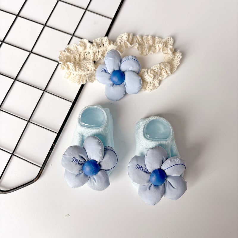 Kūdikių plaukų juostelės ir kojinaitės komplektas – kasytės motyvas, rankų darbo medvilnė, kūdikiams 0–3 metų